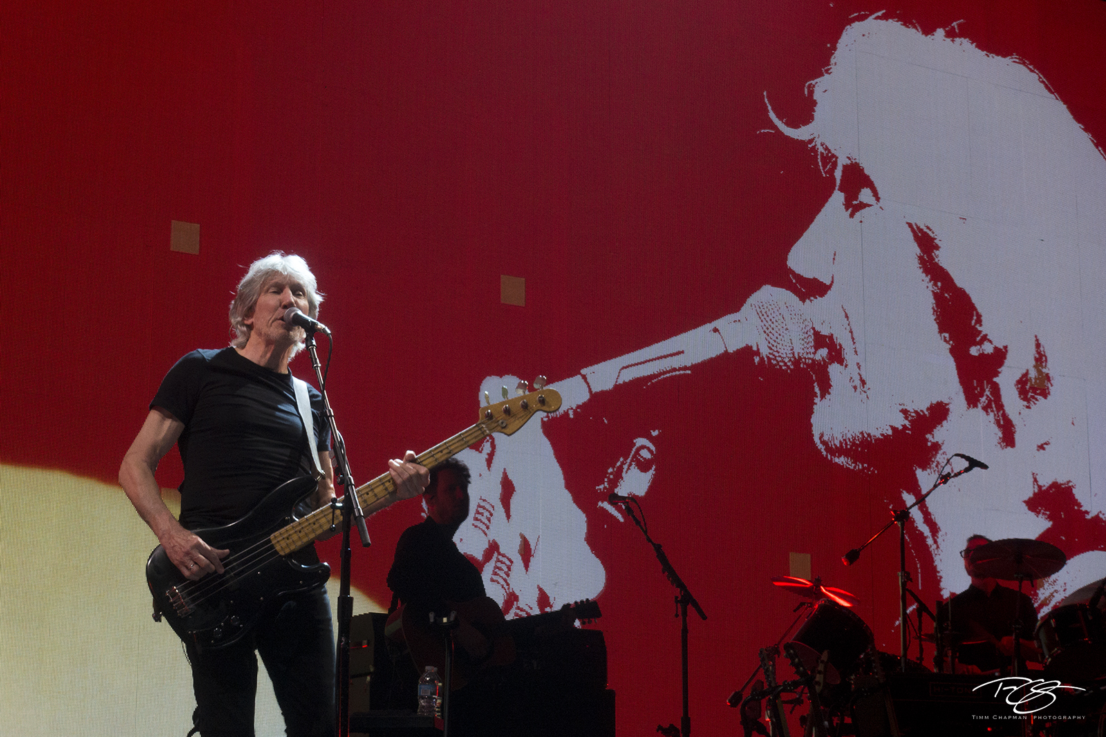 Roger Waters - Red Screen Roger Waters performs during the US + Them tour
