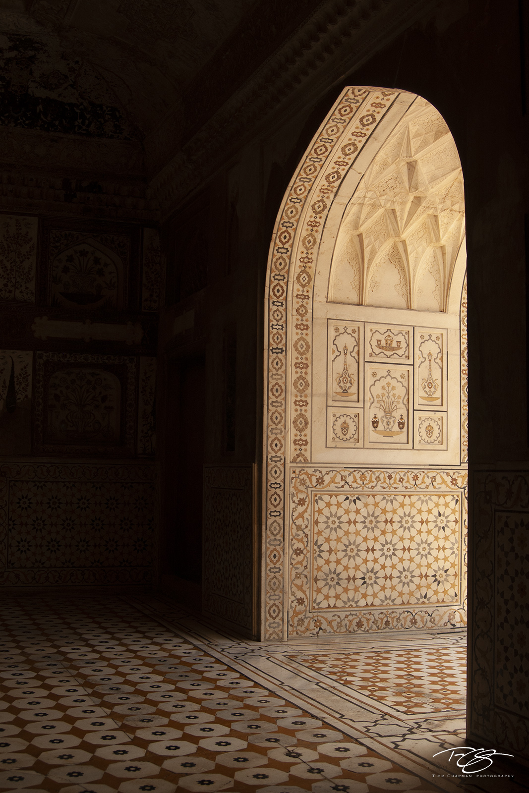 The Passage A passageway offers a way out of the solemn tomb of Itimad-Ud-Daulah