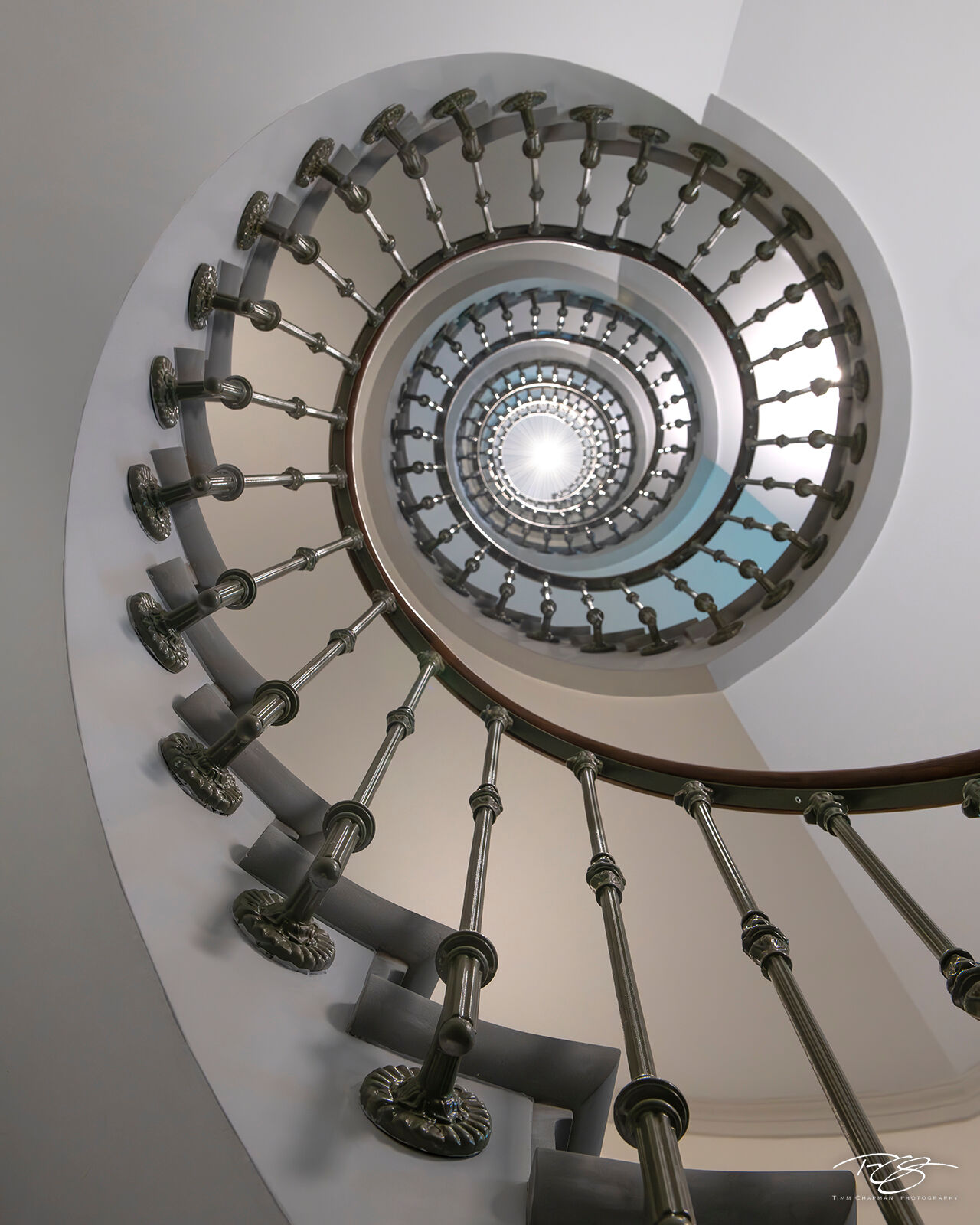 Twister A visual swirl up the staircase of Zurich's Hauptbanhof